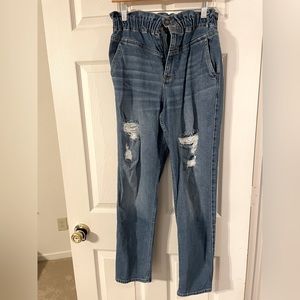 HOLLISTER size 7 vintage mom jean